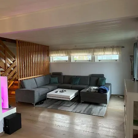 Sjarmerende Hus Ved Havet بيت للعطل